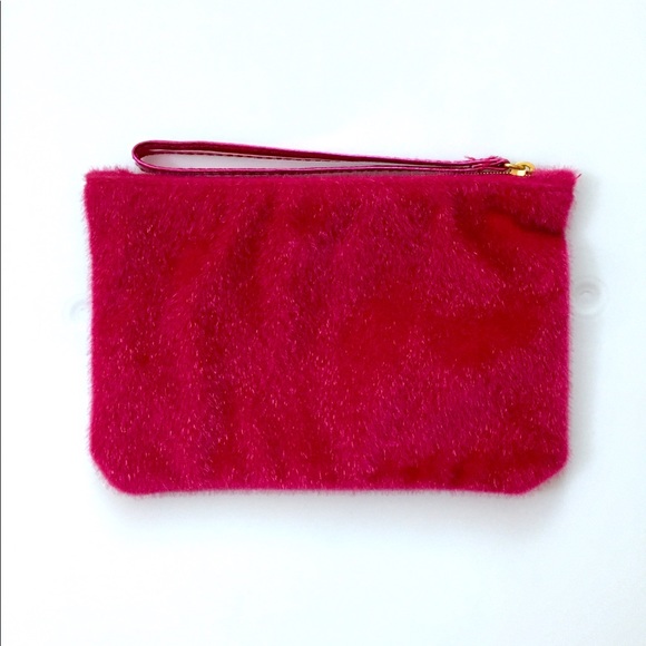 IPSY December 2016 Glam Bag - Picture 2 of 3